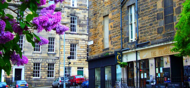 The Cumberland Bar in Edinburgh is one of Scotland's hidden beer gardens!