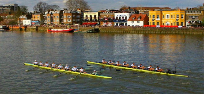 The infamous Oxford V Cambridge boat race.