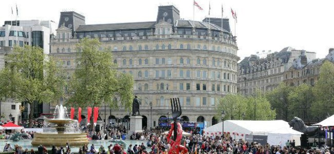 London marks St.George's Day in Trafalgars Square