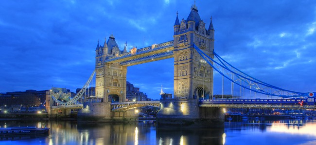 London's Tower Bridge by night
